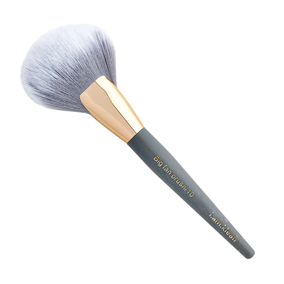 BIG FAN BRUSH nr10 - Make-up penseel voor contour en blush- i.am.klean